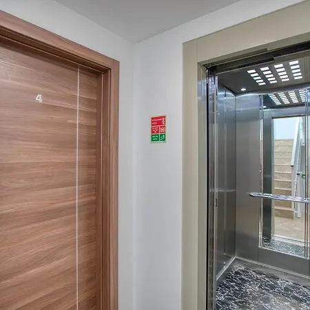 Daire New Penthouse! Walking Distance To The Three Cities By Sf Homes *