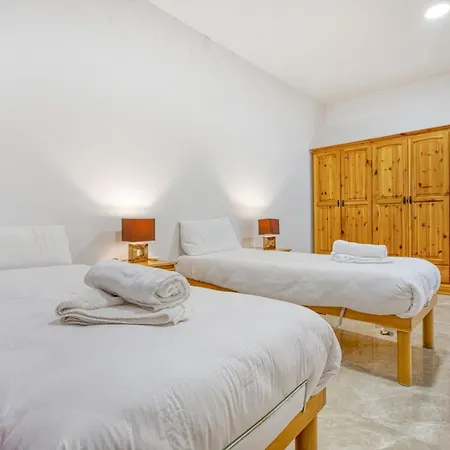 New Penthouse! Walking Distance To The Three Cities By Sf Homes