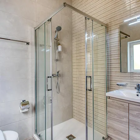 New Penthouse! Walking Distance To The Three Cities By Sf Homes Apartment *