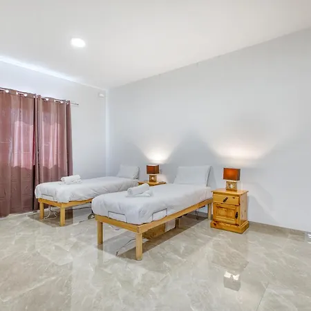 New Penthouse! Walking Distance To The Three Cities By Sf Homes Apartment Fgura