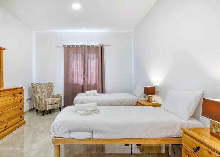 Apartment New Penthouse! Walking Distance To The Three Cities By Sf Homes