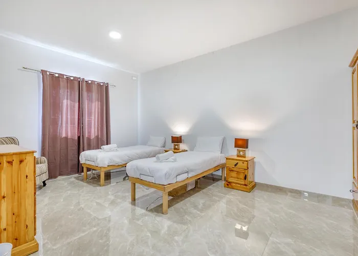 New Penthouse! Walking Distance To The Three Cities By Sf Homes Διαμέρισμα Il-Fgura