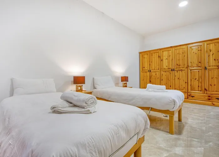 New Penthouse! Walking Distance To The Three Cities By Sf Homes